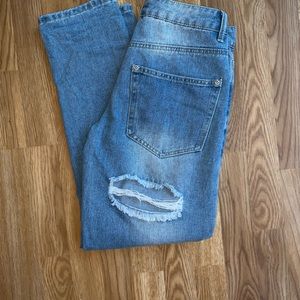 PrettyLittleThing Boyfriend Jeans